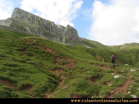 Ruta Peña Cerreos y Ubiña Pequeña: Prado a Alto Terreos