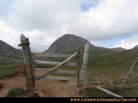 Ruta Peña Cerreos y Ubiña Pequeña: Portilla en Alto Terreos