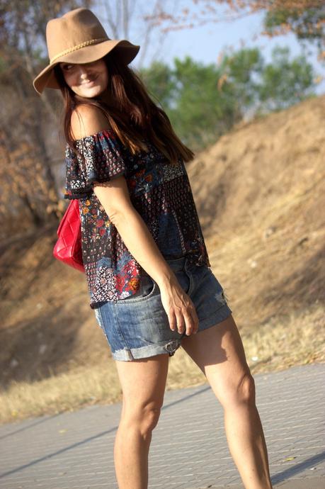 Shorts y escote bardot