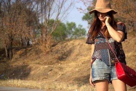 Shorts y escote bardot