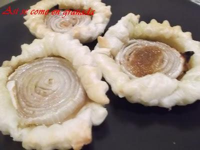 Nido de hojaldre y cebolleta