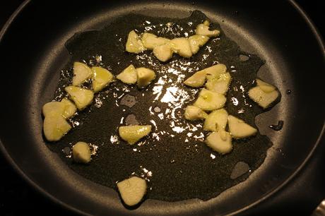Coliflor con refrito de ajos y guindilla