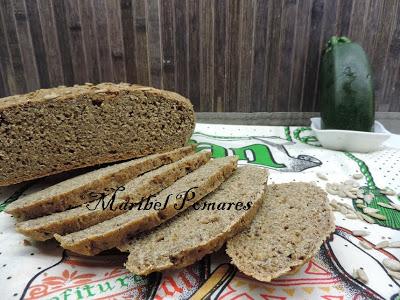 Pan integral de calabacin con semillas de amapola, sésamo, linaza y girasol.