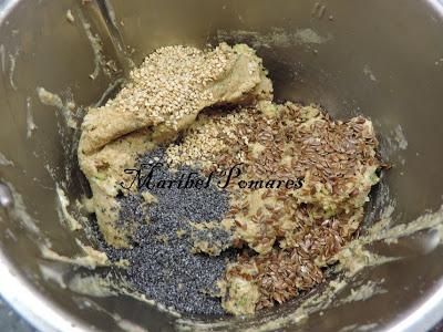 Pan integral de calabacin con semillas de amapola, sésamo, linaza y girasol.