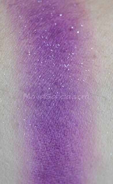 FREEDOM Makeup PRO 12 Chasing Rainbow Eyeshadow Palette FREEDOM Makeup PRO 12 Chasing Rainbow Eyeshadow Palette