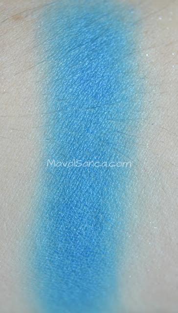 FREEDOM Makeup PRO 12 Chasing Rainbow Eyeshadow Palette FREEDOM Makeup PRO 12 Chasing Rainbow Eyeshadow Palette