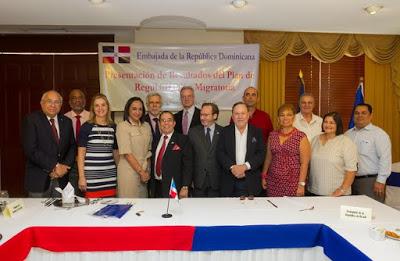 Embajador González Sánchez explica Plan Regularización Extranjeros.