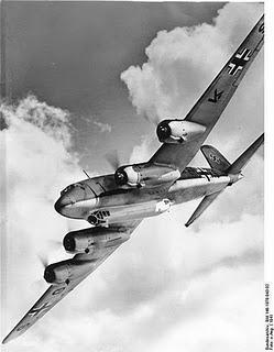 Dos bombas alcanzan al Empress of Japan - 09/11/1940.