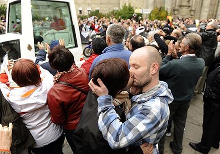 La española cuando besa…