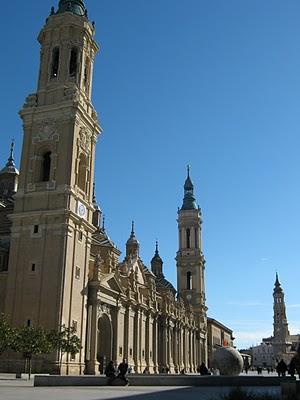 Raices, arraigos y desarraigos: Laura