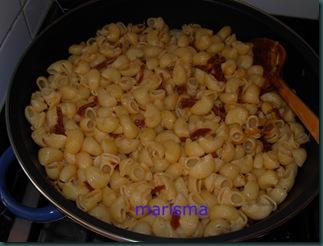 caracolas con tomate y bechamel-3