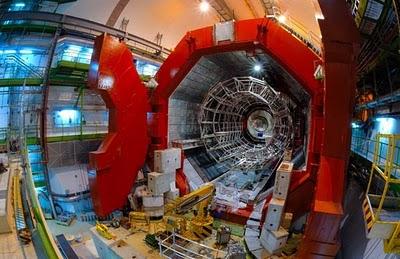 El Gran Colisionador de Hadrones (LHC) consigue crear “mini Big Bang”