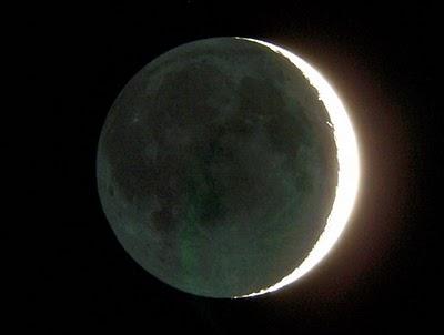 Científicos creen explicar porqué lado oscuro de la Luna es más elevado