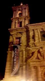 El hombre encuentra lo que busca