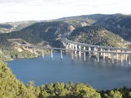 El AVE, un nuevo paso hacia la “sociedad dual”.