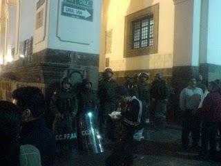 Autosecuestro en primera fila