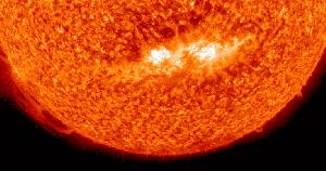 Llamarada solar en dirección a la Tierra