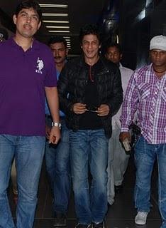 Shahrukh Khan ya está en Mumbai