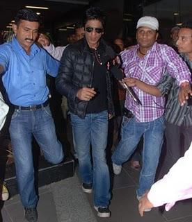 Shahrukh Khan ya está en Mumbai