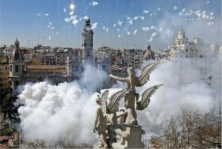 Un estudio del CSIC alerta de que el humo de las fallas perjudica la salud