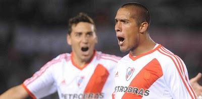 LOS AFICHES DE RIVER PLATE 1 - BOCA JUNIORS 0