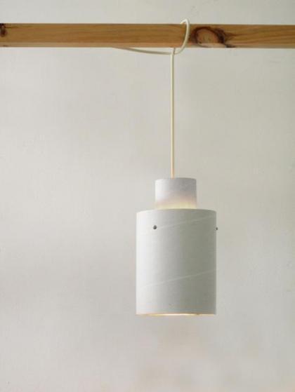 Lámpara con tubos de cartón.