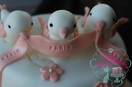 TARTA FONDANT CON PAJARITOS PARA UNA TRIPLE COMUNION