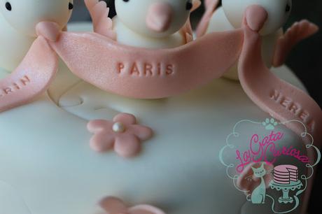 TARTA FONDANT CON PAJARITOS PARA UNA TRIPLE COMUNION