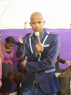 Denunciarán a ‘profeta’ que hizo comer serpientes vivas a sus seguidores