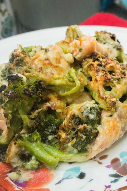 Brócoli con salmón gratinado