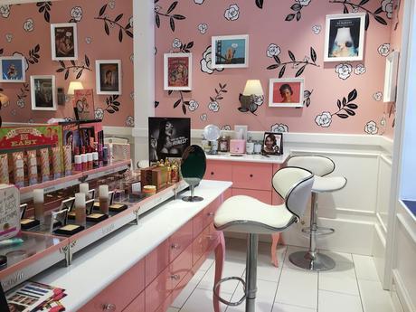 Visita la Boutique Benefit en Madrid y #coloreatumirada