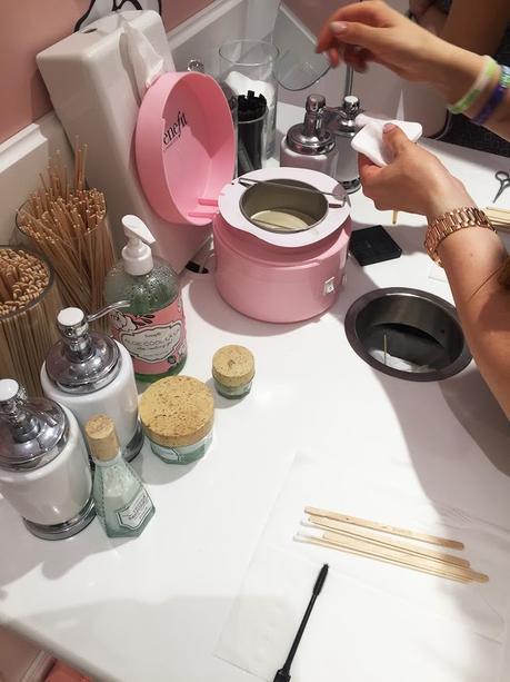 Visita la Boutique Benefit en Madrid y #coloreatumirada