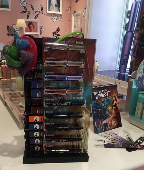 Visita la Boutique Benefit en Madrid y #coloreatumirada