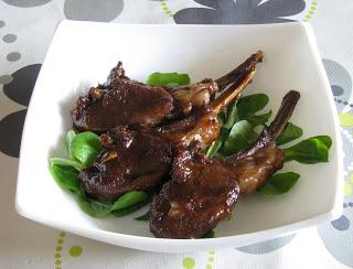 Costillas de ovino con salsa de Coca-Cola y miel