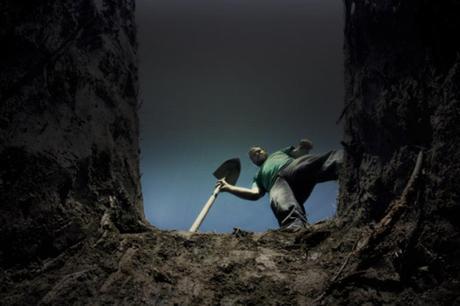 Reseña: Al Otro Lado del Cristal de Juan Manuel Peñate Rodríguez