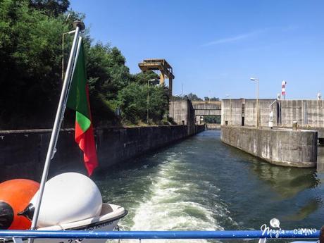 Navegación por el río Douro y la sensación de pasar una esclusa IMG_0087