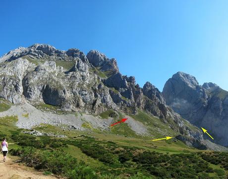 REFUGIO COLLADO JERMOSO DESDE PANDETRAVE REFUGIO COLLADO JERMOSO DESDE PANDETRAVE