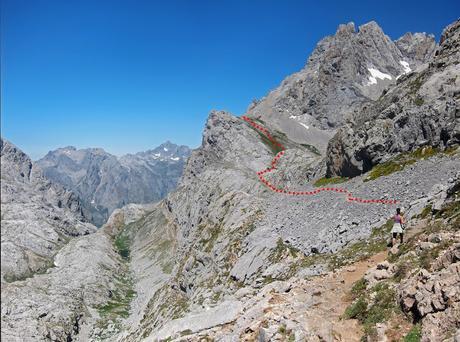 REFUGIO COLLADO JERMOSO DESDE PANDETRAVE