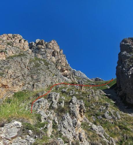 REFUGIO COLLADO JERMOSO DESDE PANDETRAVE REFUGIO COLLADO JERMOSO DESDE PANDETRAVE