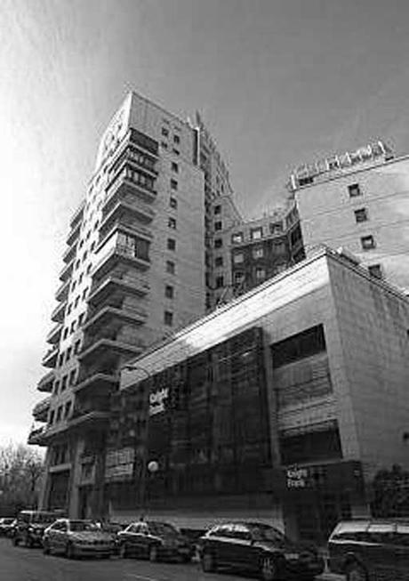 DETALLES DE FACHADA: EDIFICIO GIBO DISEÑADO POR A-CERO