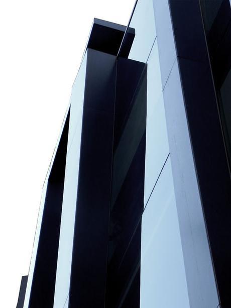 DETALLES DE FACHADA: EDIFICIO GIBO DISEÑADO POR A-CERO