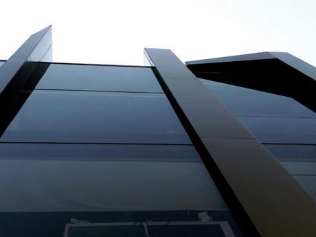 DETALLES DE FACHADA: EDIFICIO GIBO DISEÑADO POR A-CERO