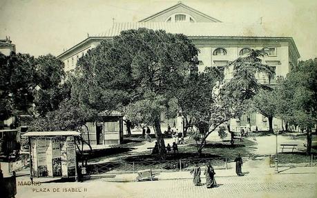 Fotos antiguas: La frondosa Plaza de Ópera