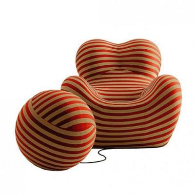 TOMEN ASIENTO, COMIENZA LAREDO YE-YÉ