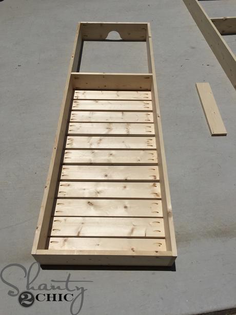 DIY VERANIEGO: TUMBONAS DE MADERA PARA TU TERRAZA