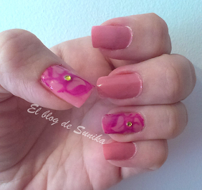 manicura rosa izquierda
