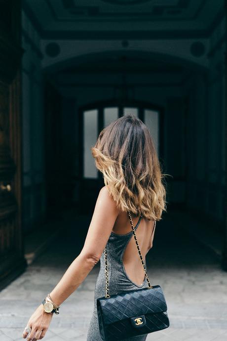 Topshop_Vintage_Collection-Silver_Pencil_Dress-Metallic-Lace_Up_Sandals-Open_Back_Dress-Ray_Ban-Chanel_Bag-Outfit-Street_Style-21