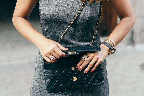 Topshop_Vintage_Collection-Silver_Pencil_Dress-Metallic-Lace_Up_Sandals-Open_Back_Dress-Ray_Ban-Chanel_Bag-Outfit-Street_Style-9
