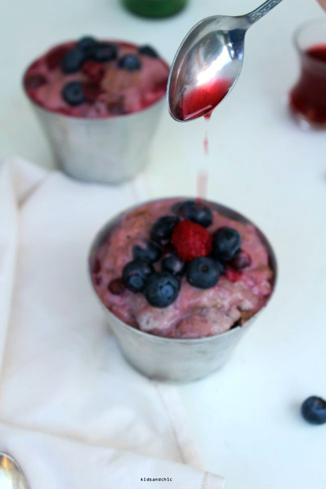 Helado de arándanos y galletas