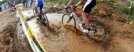 CICLOCROSS: CICLISMO EN CONDICIONES CLIMÁTICAS EXTREMAS.